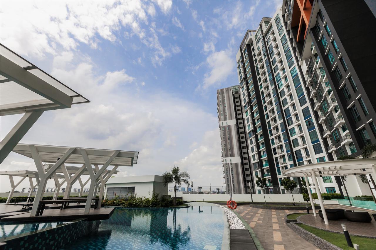 Rentostay Bayu Puteri Apartment-crescent Bay Suites Johor Bahru