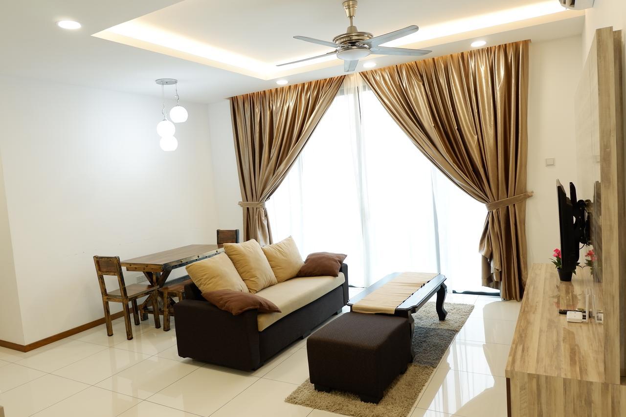 Rentostay Bayu Puteri Apartment-crescent Bay Suites Pangsapuri