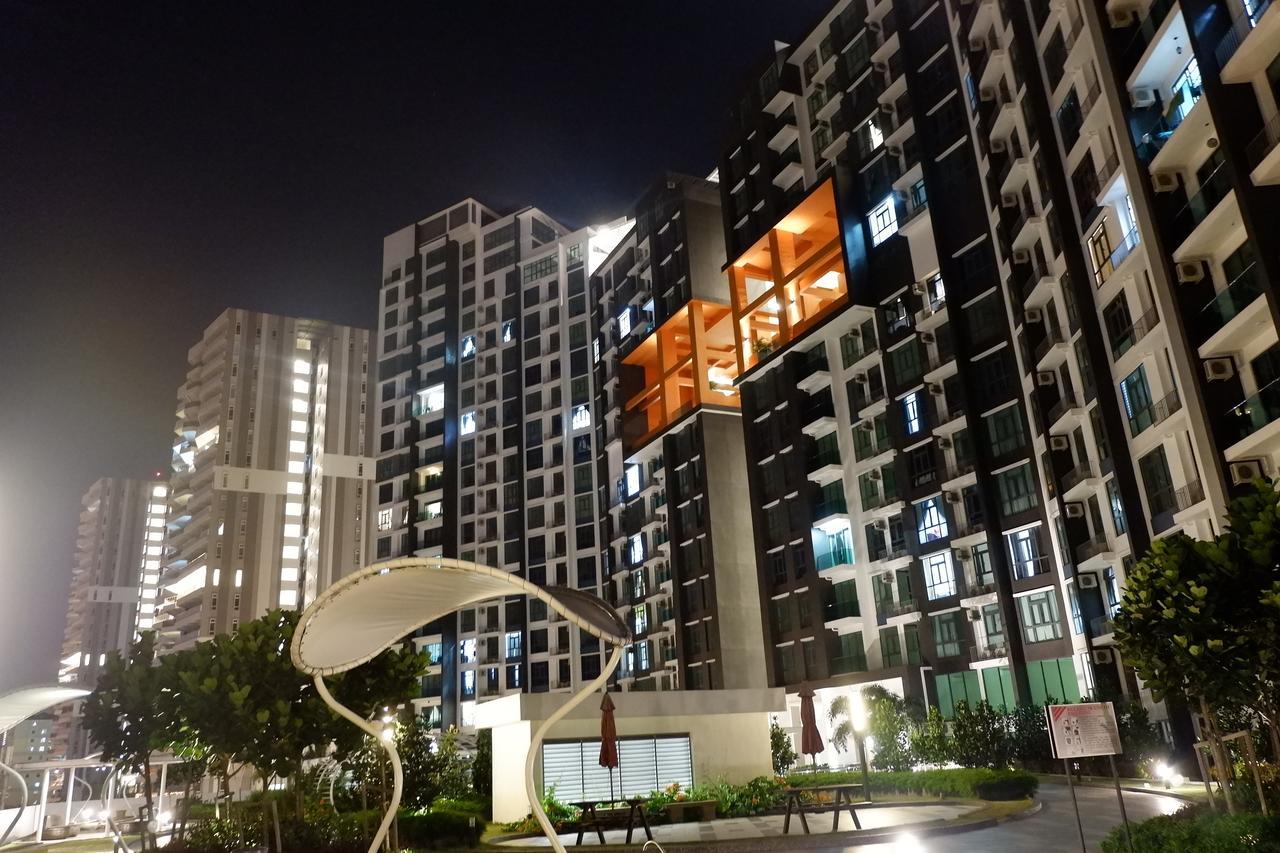 Rentostay Bayu Puteri Apartment-crescent Bay Suites