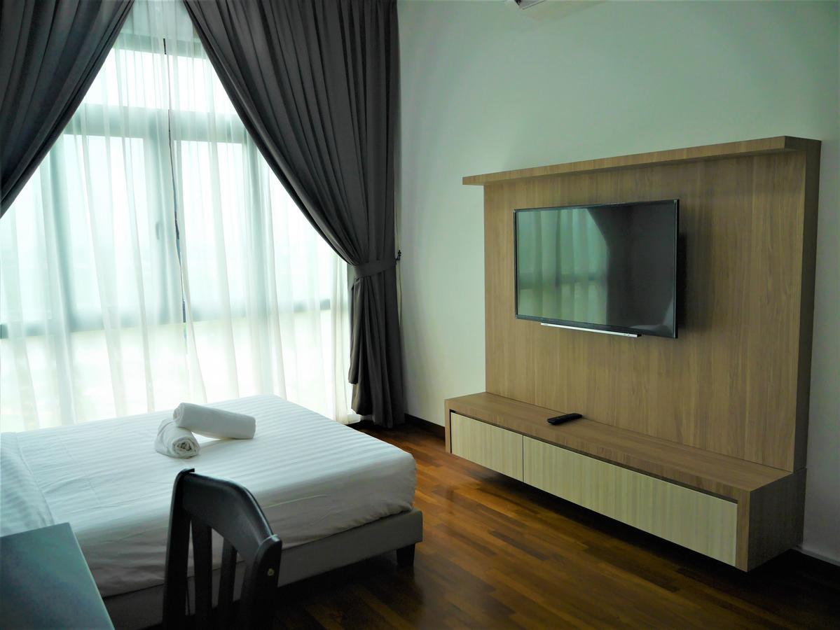 Rentostay Bayu Puteri Apartment-crescent Bay Suites Pangsapuri *